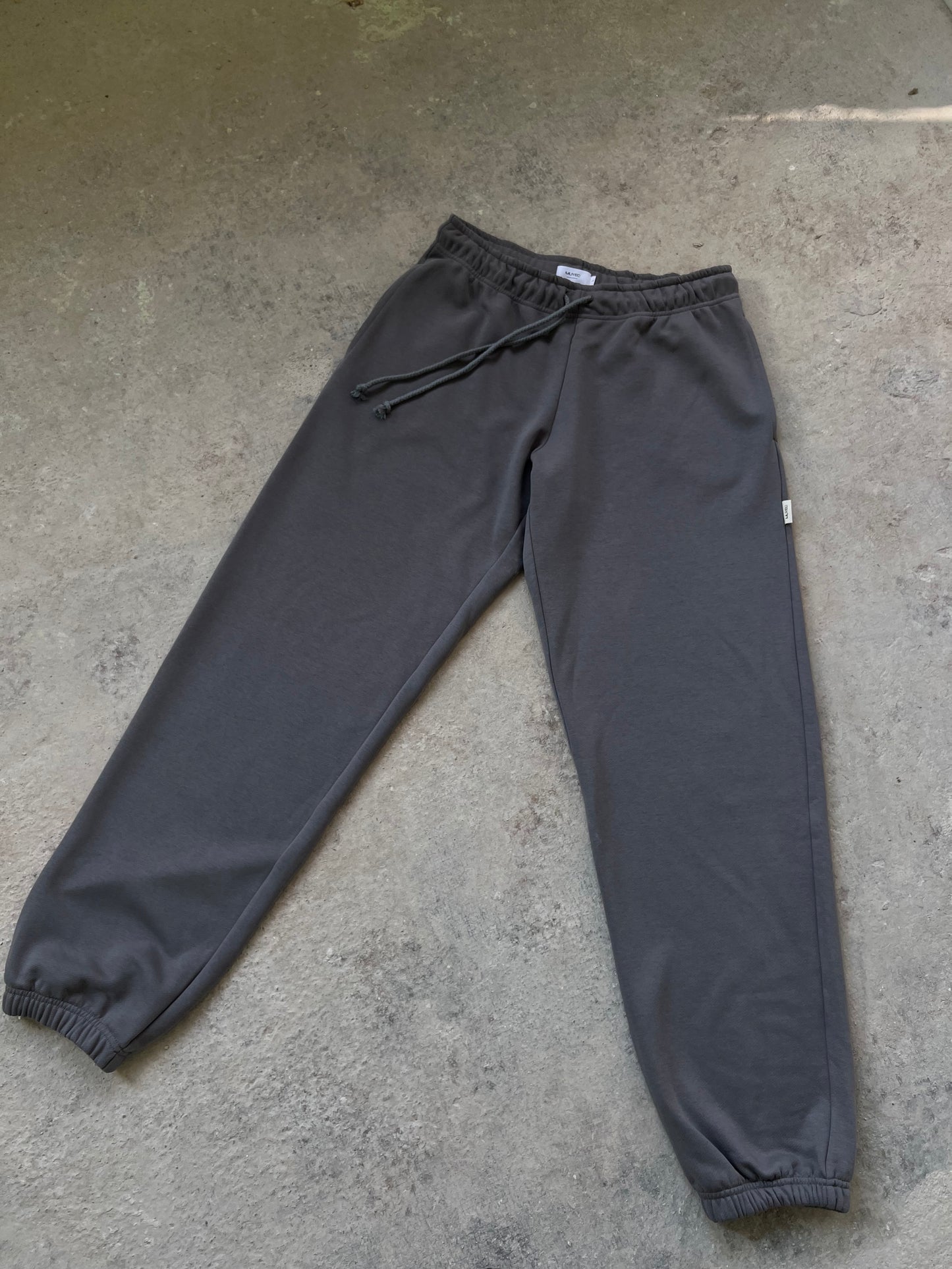 MEN TRACKSUIT IN CEMENT