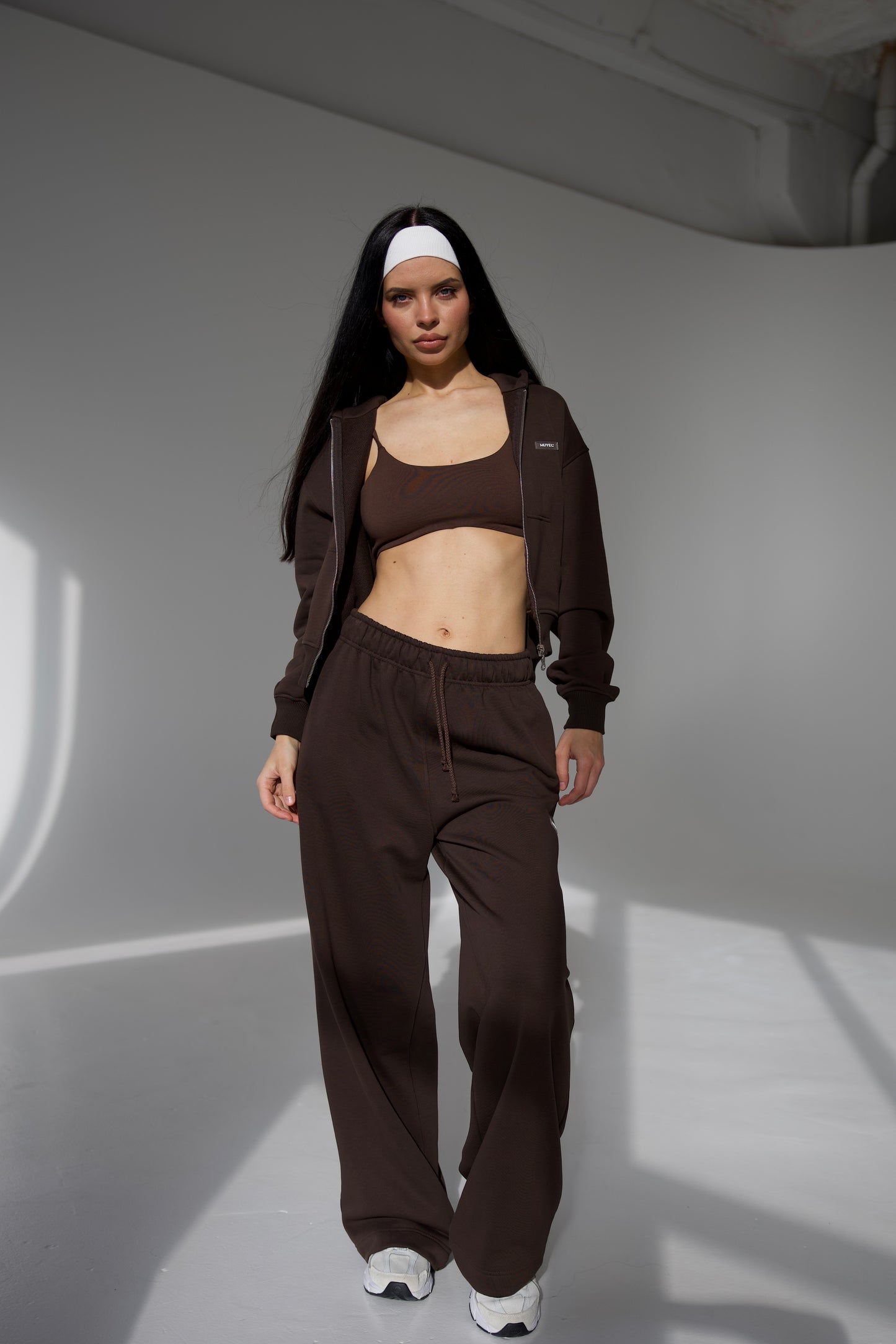BAGGY PANTS IN BLACK COFFEE
