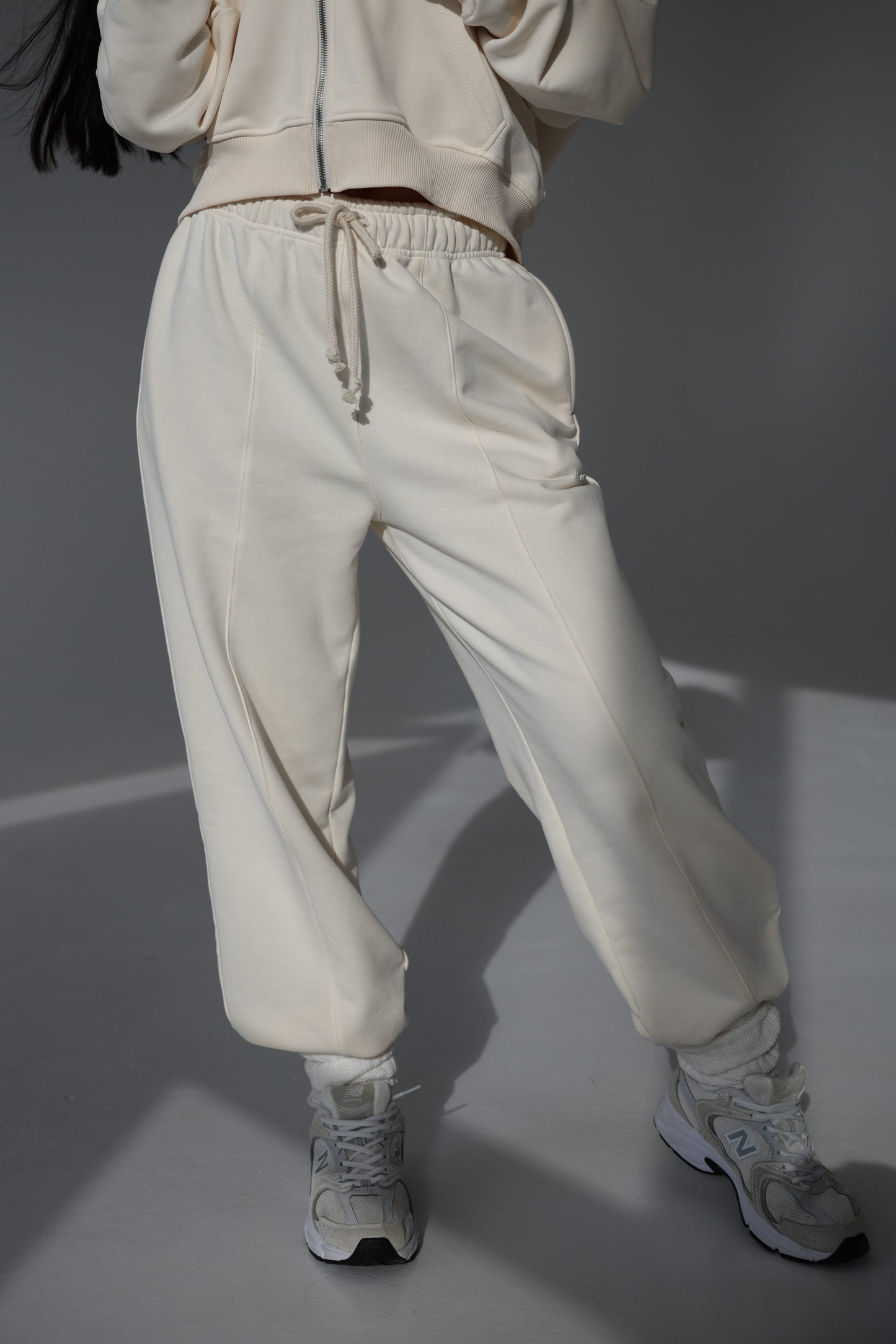 HEM JOGGERS IN BUTTER