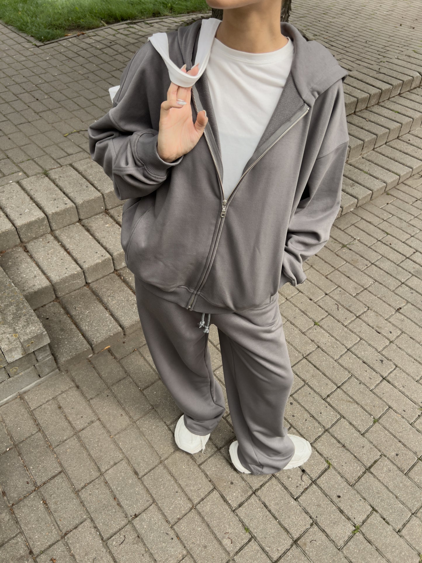 OVERZIP IN CEMENT