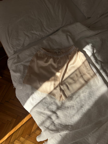 SATIN LACE SHORTS - CHAMPAGNE