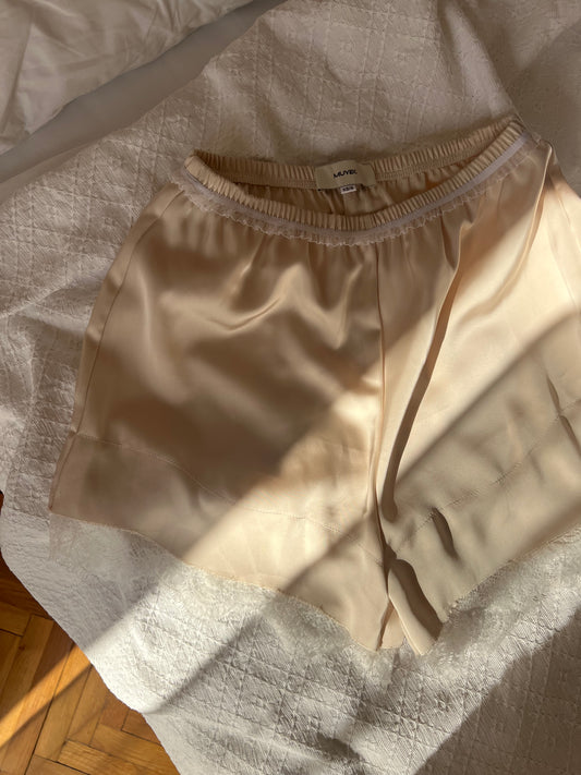 SATIN LACE SHORTS - CHAMPAGNE