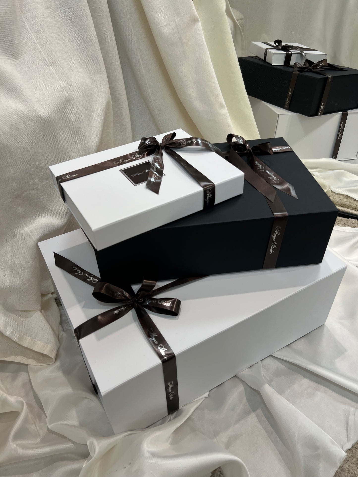 GIFT-READY BOX