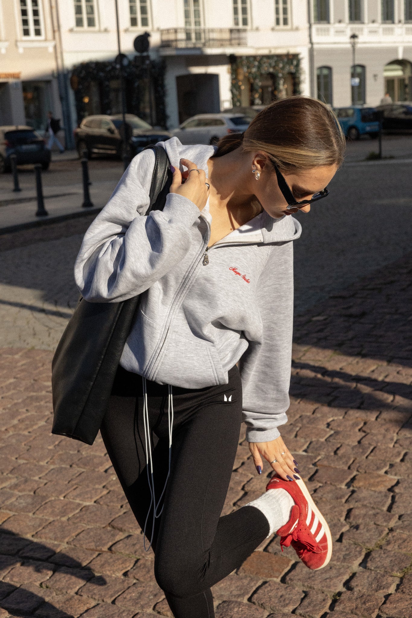 EMBROIDERED BAGGY ZIP