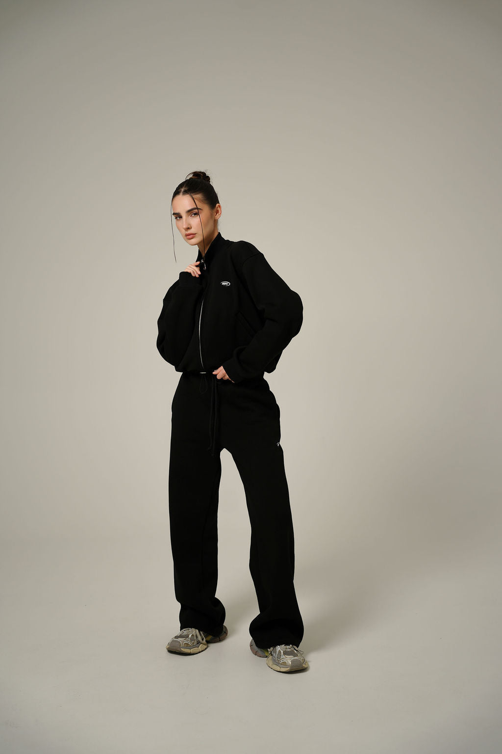 BLACK STRAIGHT PANTS