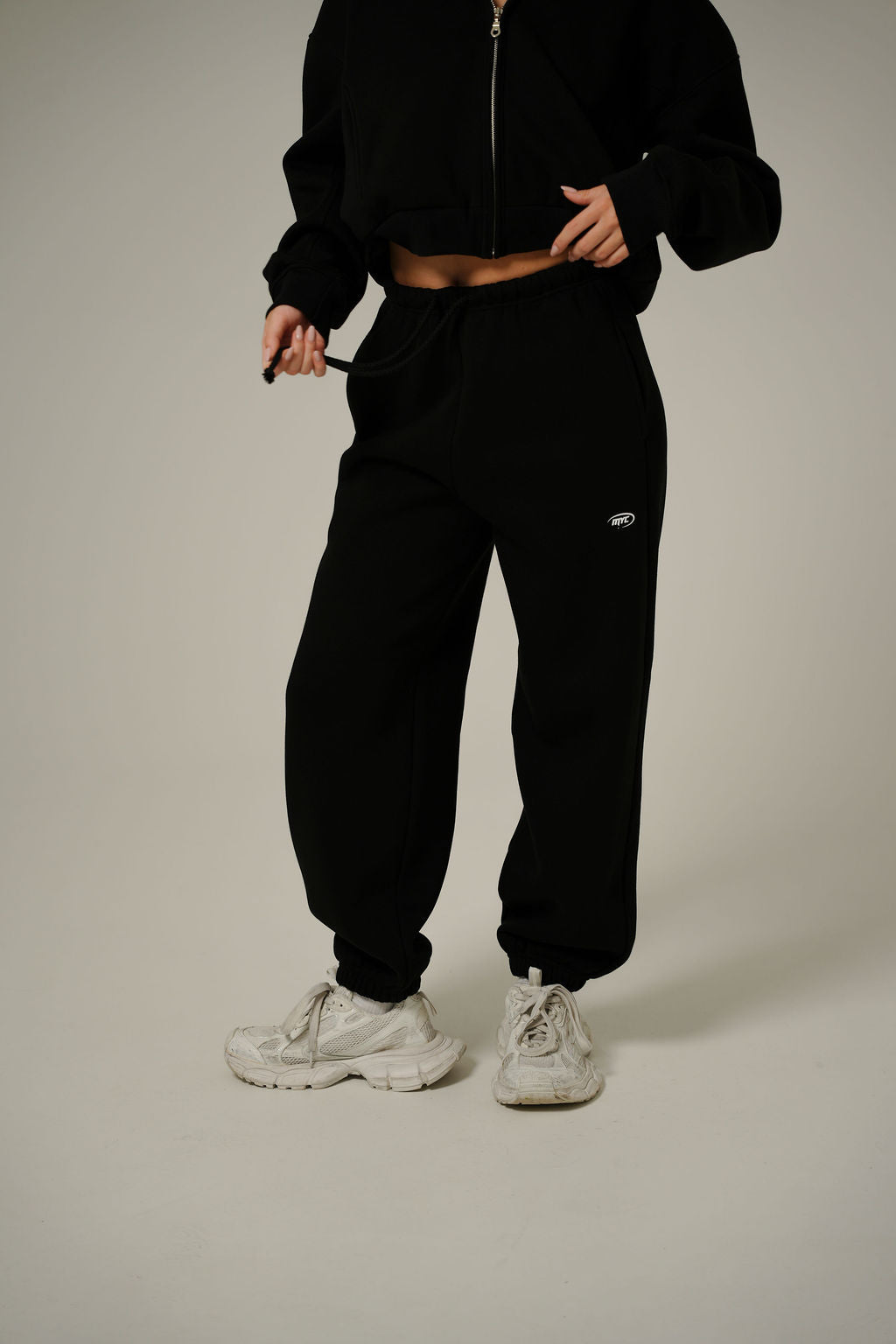 BLACK OVERSIZE JOGGERS