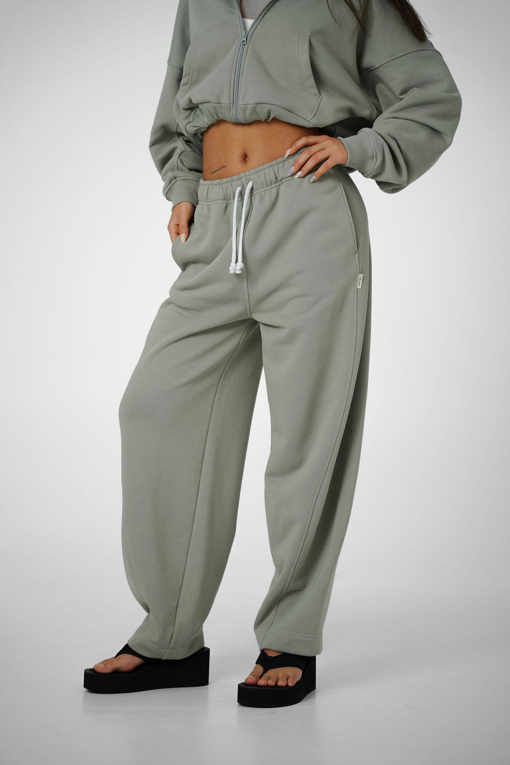 BANANA LEG - OLIVE GREY