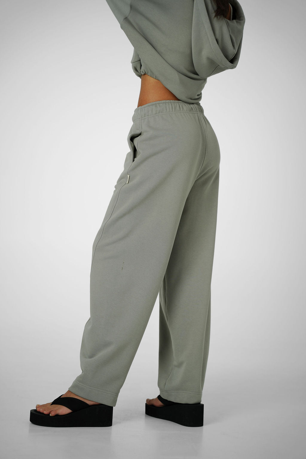 BANANA LEG - OLIVE GREY