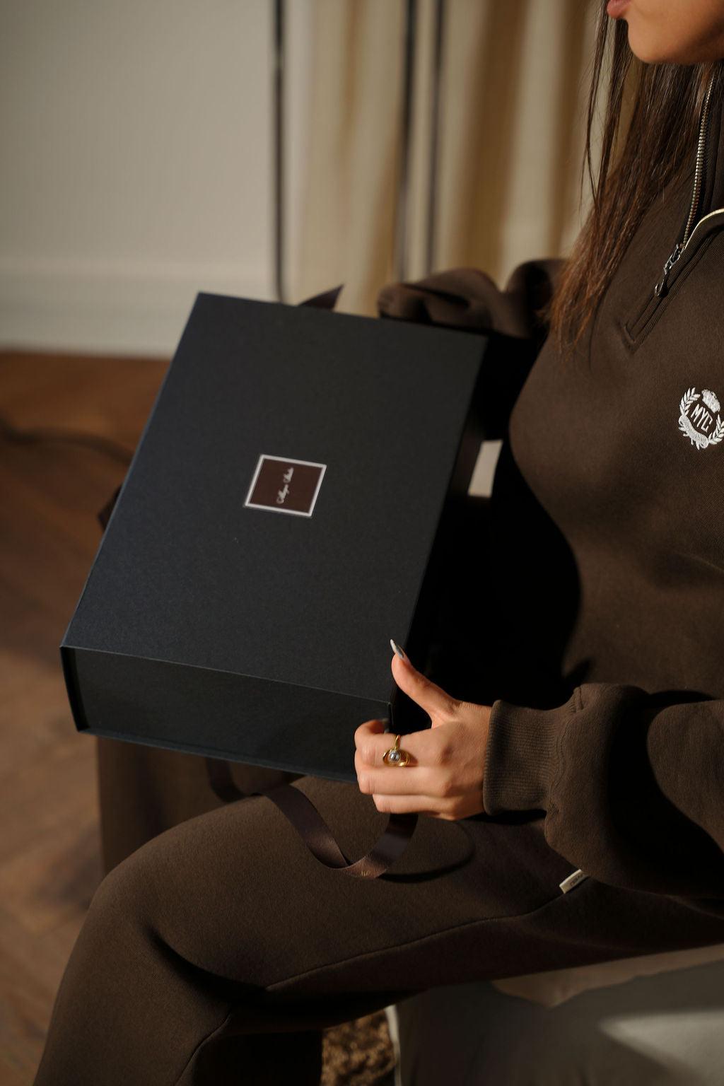 GIFT-READY BOX