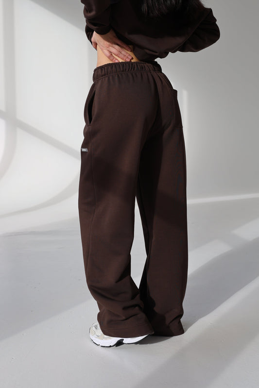 BAGGY PANTS IN BLACK COFFEE